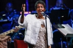 Aretha Franklin died, gravely ill, aretha franklin gravely ill with cancer reports, Elton john