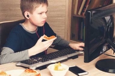 More Internet Time Soars Junk Food Request by Kids: Study More Internet Time Soars Junk Food Request by Kids: Study
