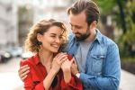 Relationship Tips breaking, Relationship Tips debate, special signs that tell if a man is into you, Tips for women