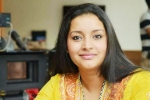 Renu Desai updates, Renu Desai twitter, renu desai shock to pawan s fan, Renu desai