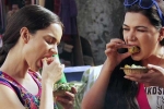 food while raining, rainy season dish, these 5 foods should be avoided in monsoon to stay healthy, Vada pav