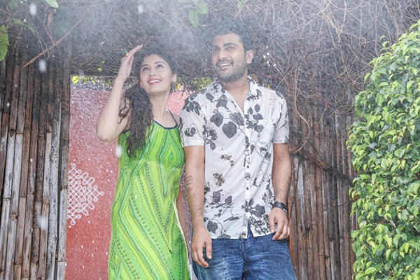Express Raja Censored},{Express Raja Censored